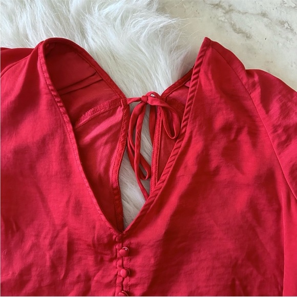 Express Satin Blouse - Picture 5 of 5